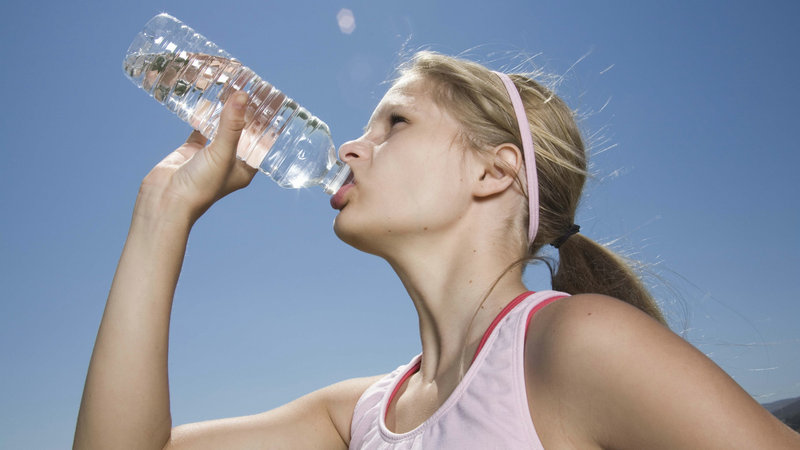 喝水后大脑反应更快？